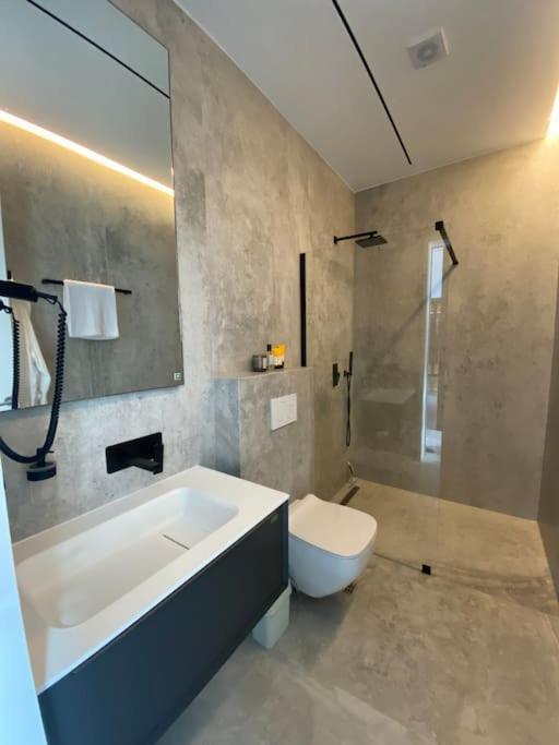 شقة Luxury Penthouse Prishtina بريشتاين المظهر الخارجي الصورة